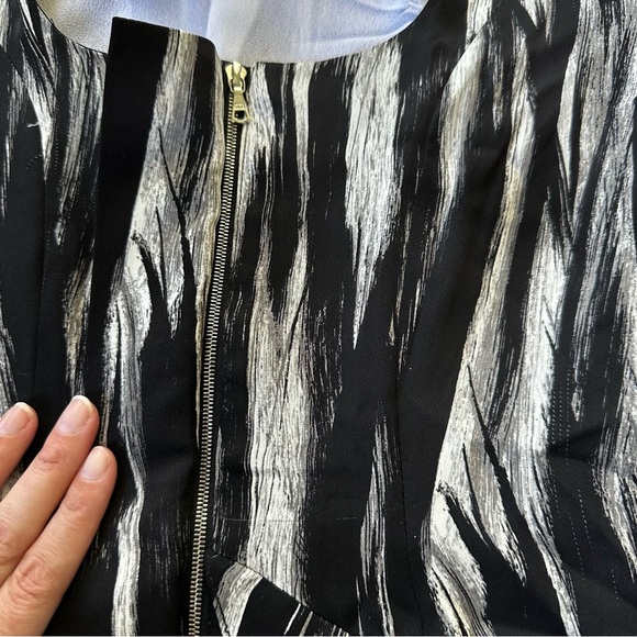 Joy Cioci Womens Jenelle Blazer 100% Silk Zipper Size 4 USA Ruffle Stripe Black - Picture 10 of 13